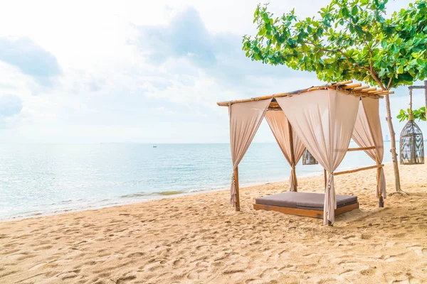 Sahilde güzel pavilion