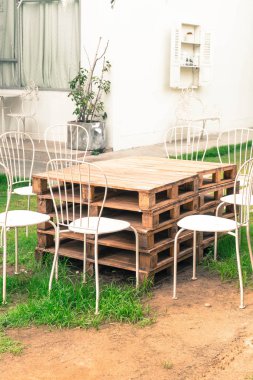 boş açık veranda sandalye