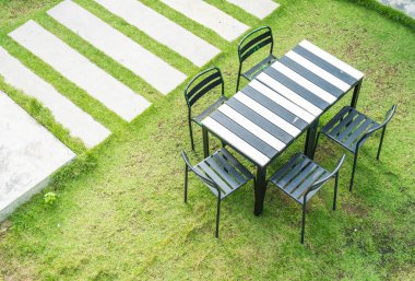 boş açık veranda sandalye