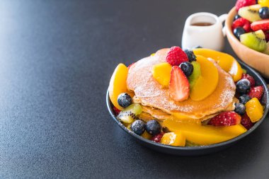 mix meyve ile gözleme