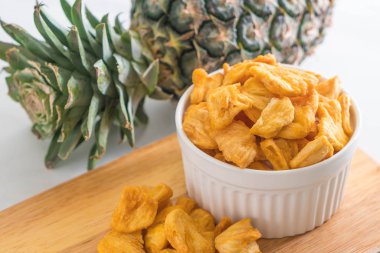 kurutulmuş ananas gevrek cipsi