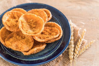 kurutulmuş rendelenmiş domuz etinin pirinç kraker