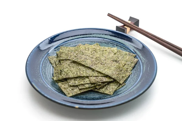 beyaz üzerine kurutulmuş yosun