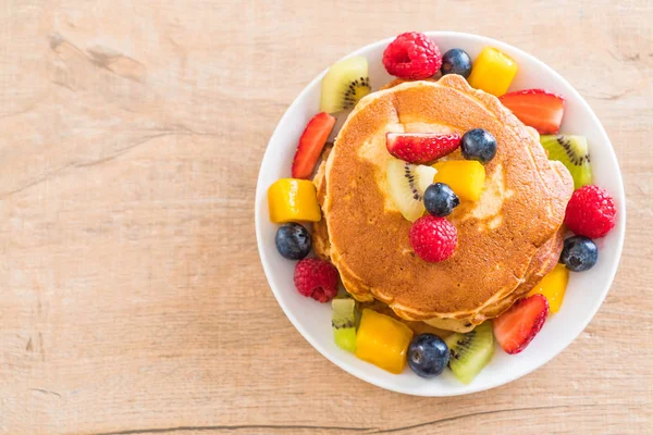 pancake with mix fruits