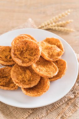 kurutulmuş rendelenmiş domuz etinin pirinç kraker