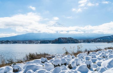 Dağ Fuji San Kawaguchiko Gölü.