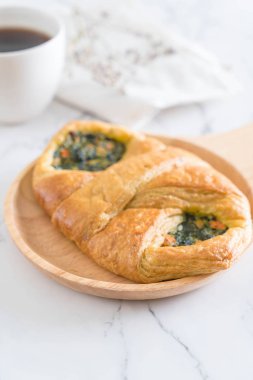 Ispanaklı Ekmek pasta