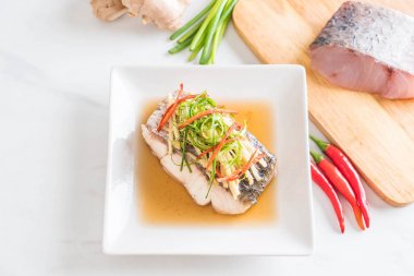 soya sosu Snapper balık buğulama