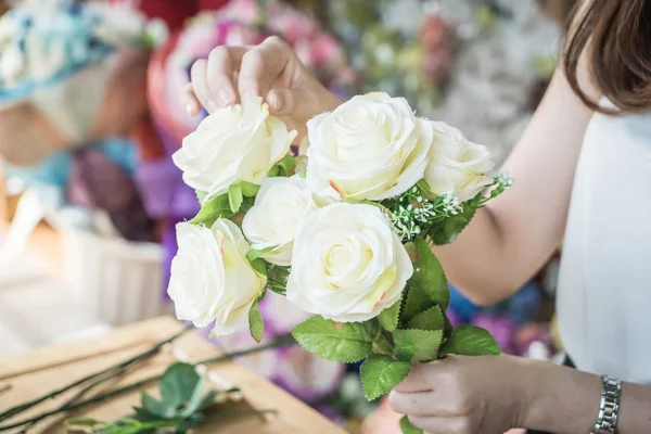 moda modern buket çiçek yapma