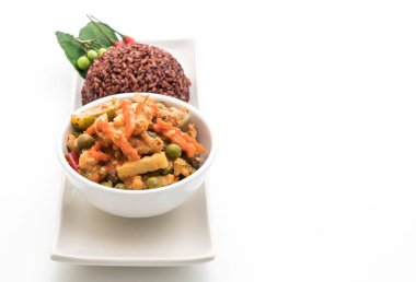 Domuz eti ve berry pirinç Panaeng köri