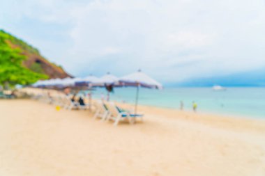 bulanıklık güzel lüks şemsiye ve sandalye deniz ve bea