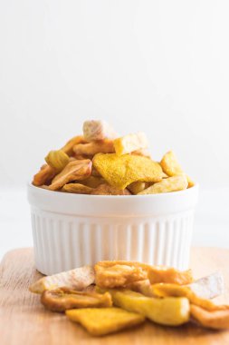 meyve yongaları karıştırın