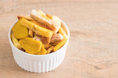 meyve yongaları karıştırın