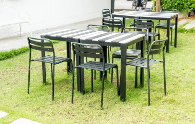 boş açık veranda sandalye