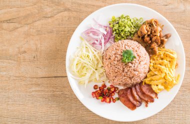 Pirinç ve karides ezmesi.