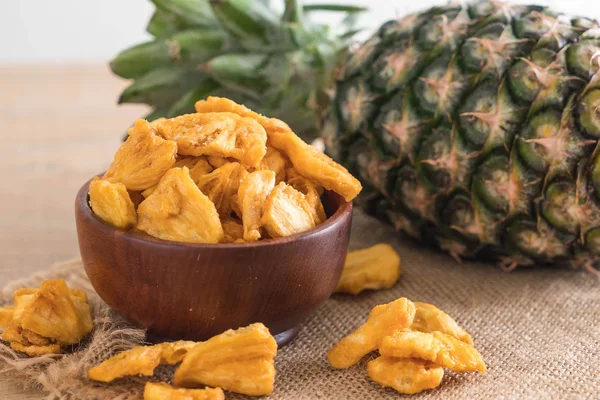 kurutulmuş ananas gevrek cipsi