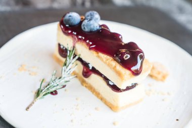 yaban mersini peynirli kek