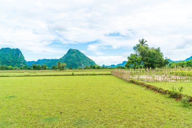  Vang Vieng alanlarda eski ev