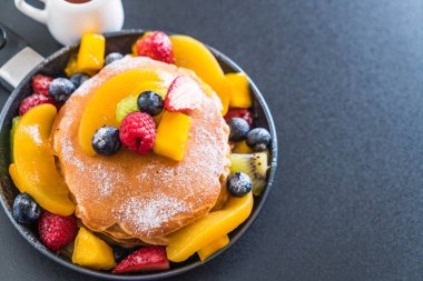 mix meyve ile gözleme