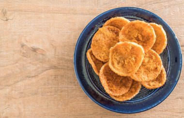 kurutulmuş rendelenmiş domuz etinin pirinç kraker