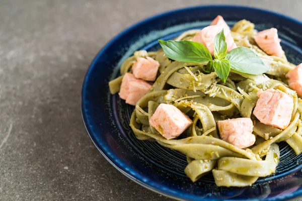 ıspanak fettuccine somon ile