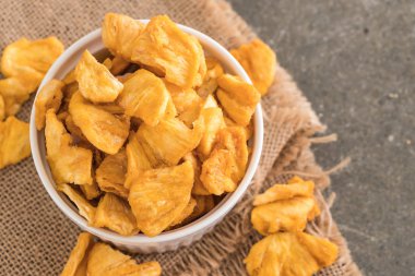 kurutulmuş ananas gevrek cipsi