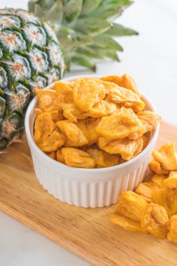 kurutulmuş ananas gevrek cipsi