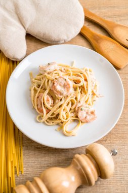 karides ile Fettuccini makarna