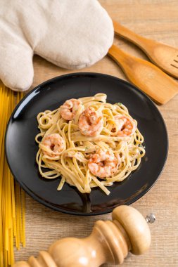 karides ile Fettuccini makarna