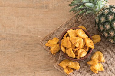 kurutulmuş ananas gevrek cipsi