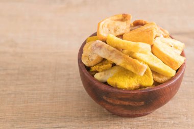 meyve yongaları karıştırın