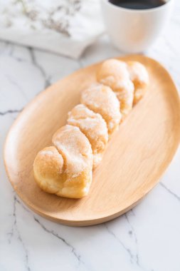 taze tereyağı rulo ekmek