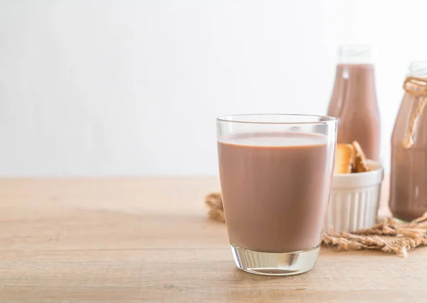Verre de lait au chocolat — Photo