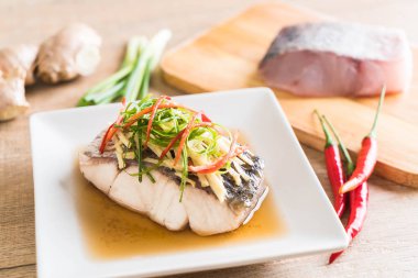 soya sosu Snapper balık buğulama