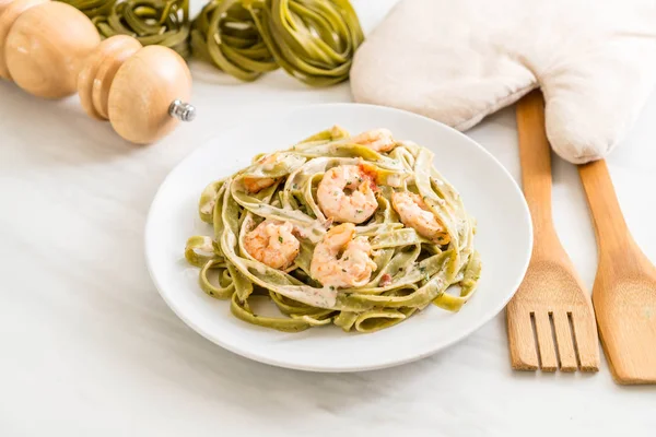 Karidesli ıspanak fettuccini makarna