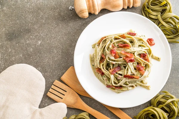 ıspanak fettuccini makarna pastırma ile