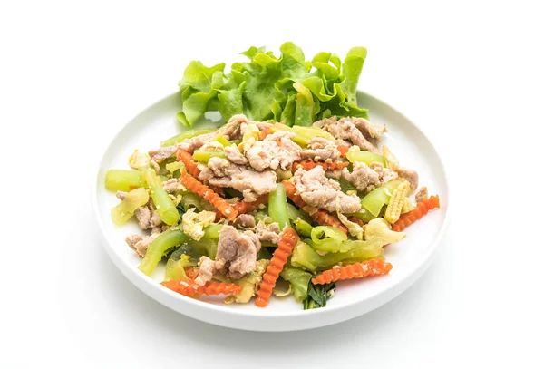 Tavada kızartılmış Shanghai Noodle domuz eti ile