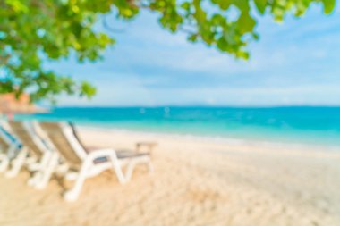 bulanıklık güzel lüks şemsiye ve sandalye deniz ve bea