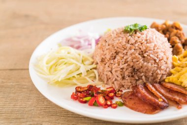 Pirinç ve karides ezmesi.