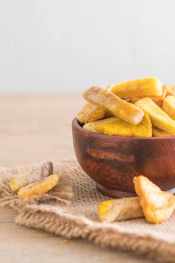 meyve yongaları karıştırın