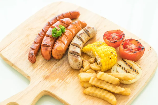 ızgara sosis mix sebze ve patates kızartması ile