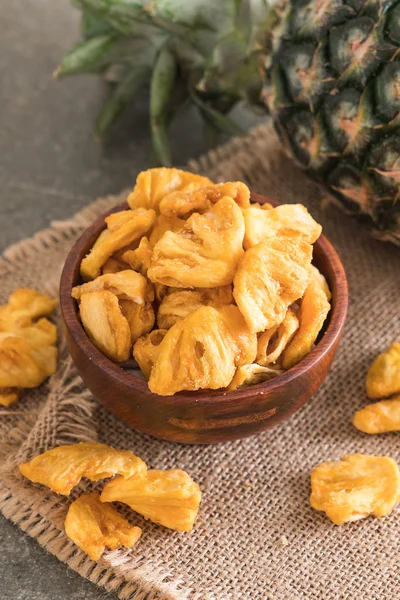 kurutulmuş ananas gevrek cipsi