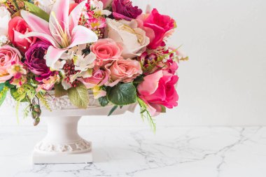 Vazoda Çiçekler buket