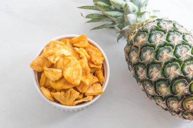 kurutulmuş ananas gevrek cipsi