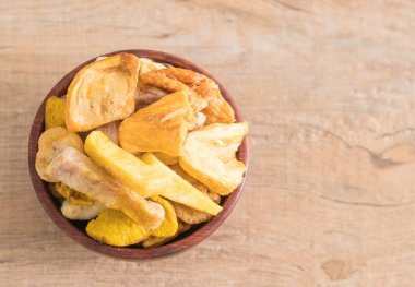 meyve yongaları karıştırın