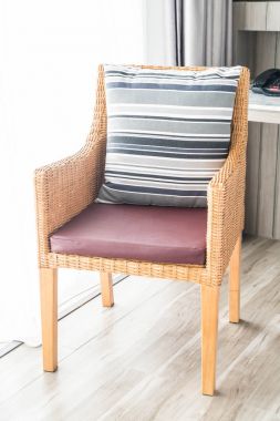 Kanepe oturma Interio dekorasyonda güzel lüks yastık