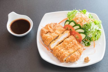 sebze soslu kızarmış pirzola domuz eti