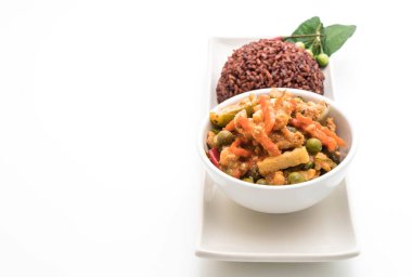 Domuz eti ve berry pirinç Panaeng köri