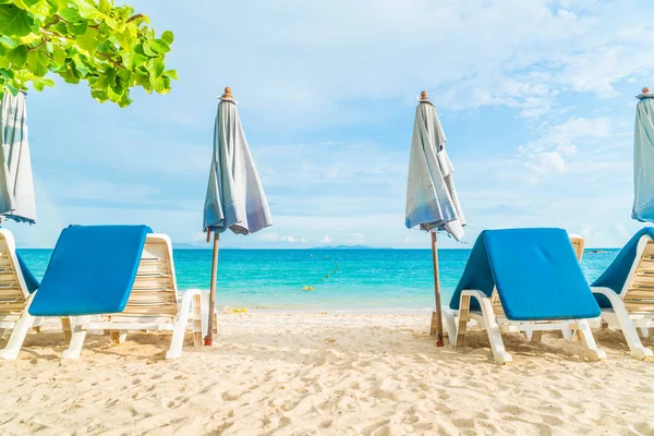 Güzel lüks şemsiye ve plaj sandalye