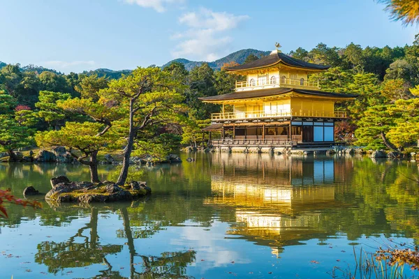 Bella architettura al Tempio Kinkakuji (Il Padiglione d'Oro ) — Foto Stock